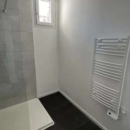 3 Avec Terrasse Μπεζιέ